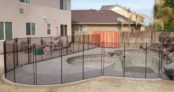 Black Mesh Removable Pool Fence with Strong Poles